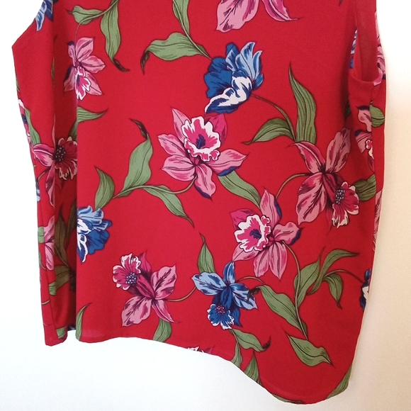 C & E Sleeveless Blouse with Jewel Neckline - Picture 4 of 8